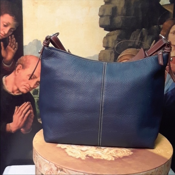 Dooney & Bourke - Picture 3 of 7